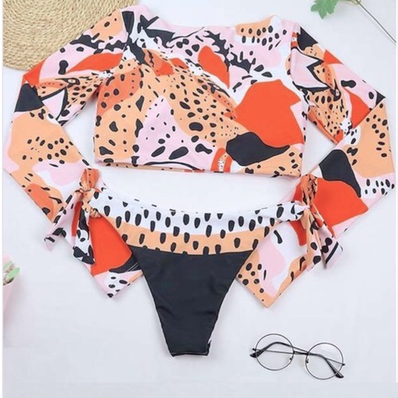 New! Long sleeve wildcat printed  bikini - Picture 10 of 12